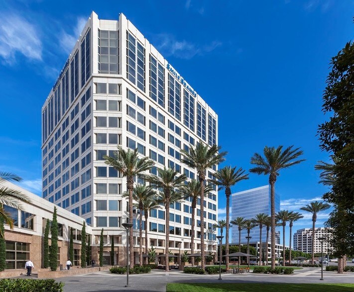 More Photos Of 100 Spectrum Center Dr, Irvine Coworking Space