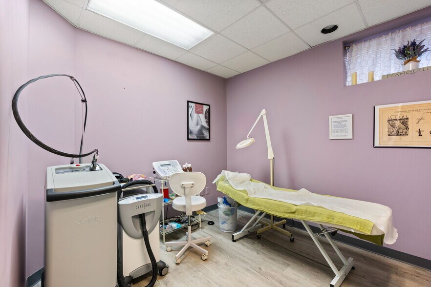 More Photos Of 3611 Richmond Ave, Staten Island Medical For Lease