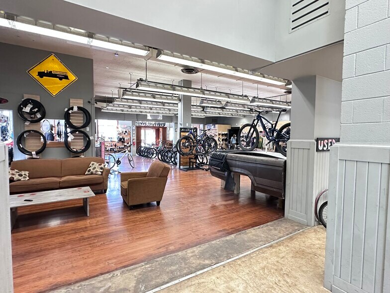 More Photos Of 101 Broadway St S, Siloam Springs Office For Sale