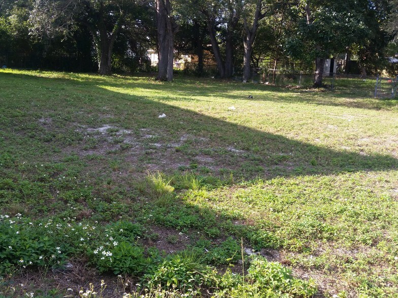 More Photos Of 328 NW 54th St, Miami Land For Lease