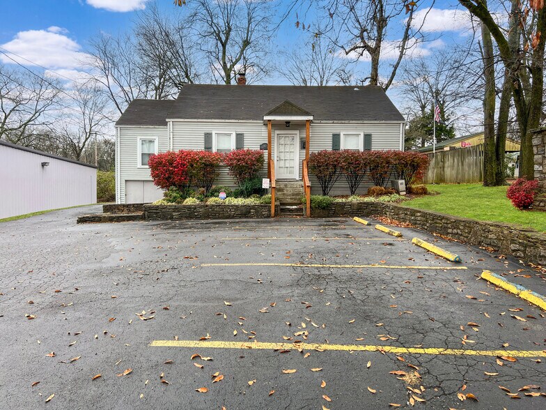 Primary Photo Of 183 Thompson Ln, Nashville Medical For Lease