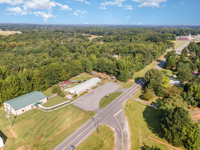 More Photos Of 1699 N Rocky River Rd, Lancaster Daycare Center For Sale