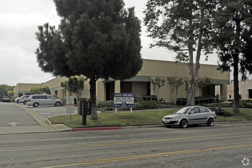 More Photos Of 2290 Eastman Ave, Ventura Warehouse For Lease