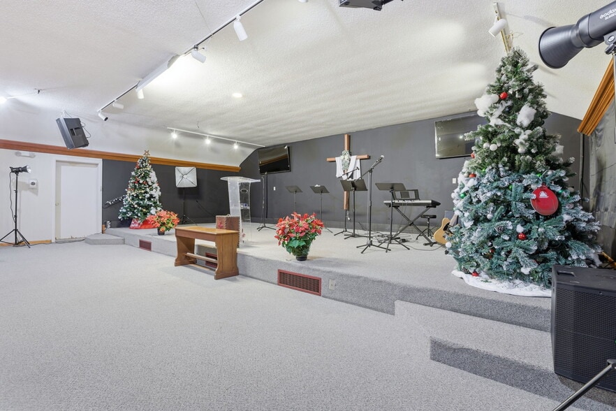 More Photos Of 768 S Broad St, Lancaster Religious Facility For Sale