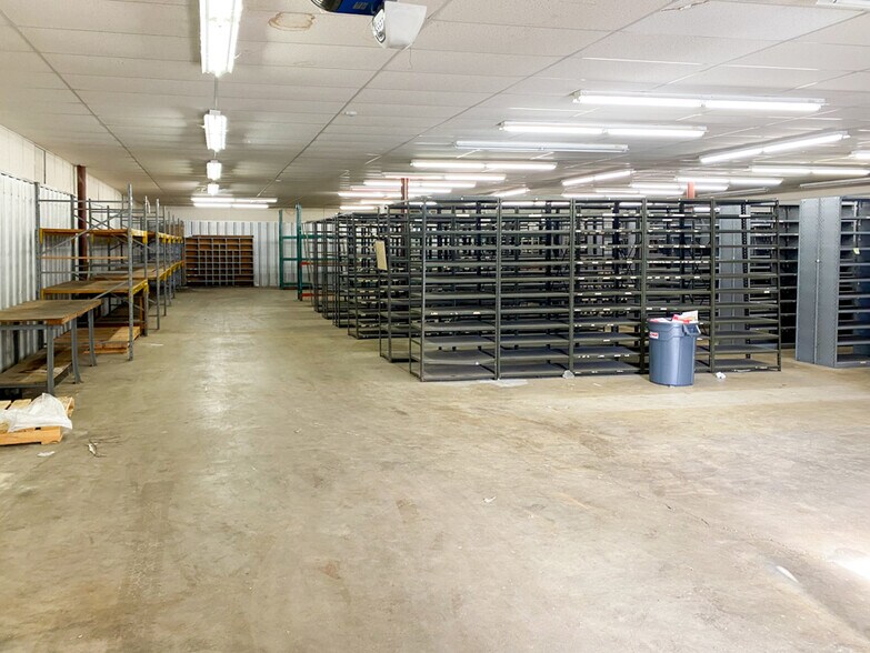 More Photos Of 2525 Rock Rd, Granite City Warehouse For Sale