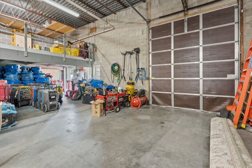 More Photos Of 850 E Industrial Park Dr, Manchester Industrial For Sale