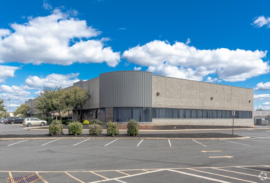 Primary Photo Of 600 Corporate Ct, South Plainfield Light Distribution For Lease