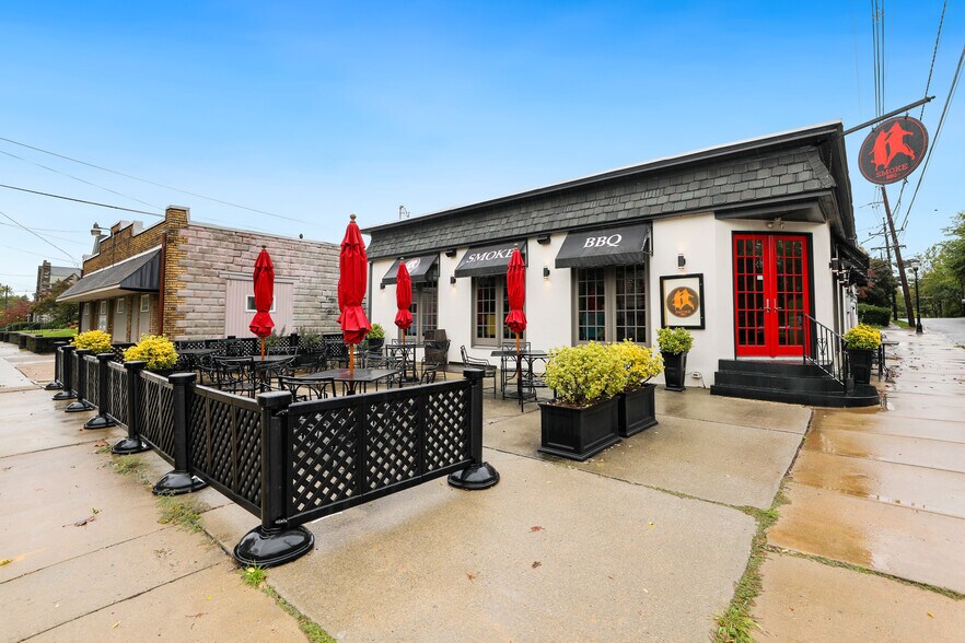 More Photos Of 34 W Merchant St, Audubon Restaurant For Sale