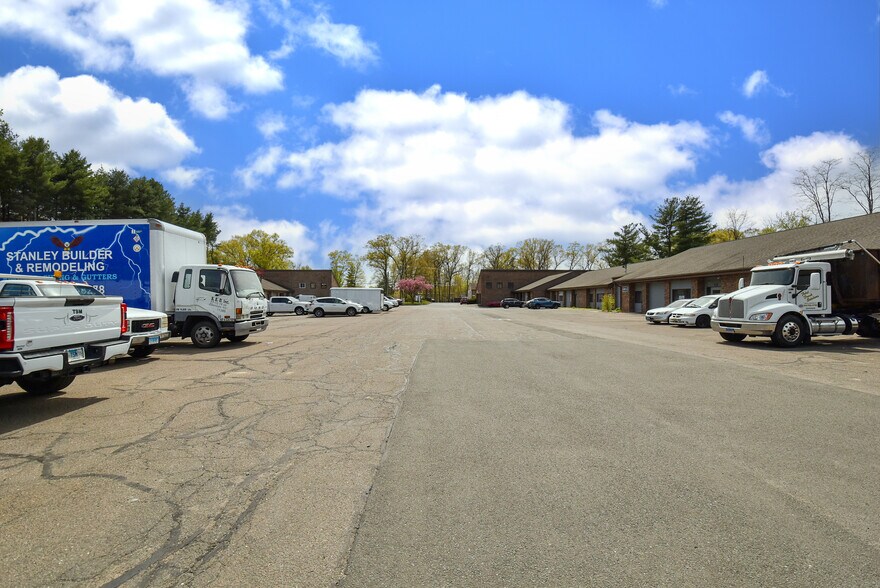 More Photos Of 400 Chapel Rd, South Windsor Light Manufacturing For Sale