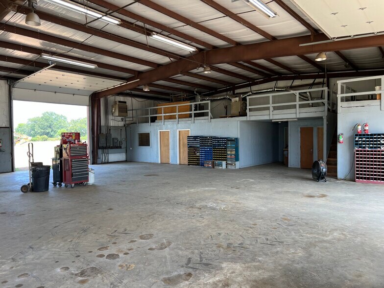 More Photos Of 173 Porterville Rd, Sarepta Industrial For Lease