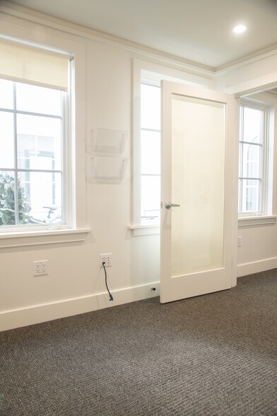 More Photos Of 320-330 Judah St, San Francisco Loft Creative Space For Lease