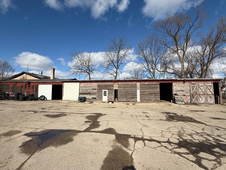 More Photos Of 1008 E Crosstown Pky, Kalamazoo Manufacturing For Sale