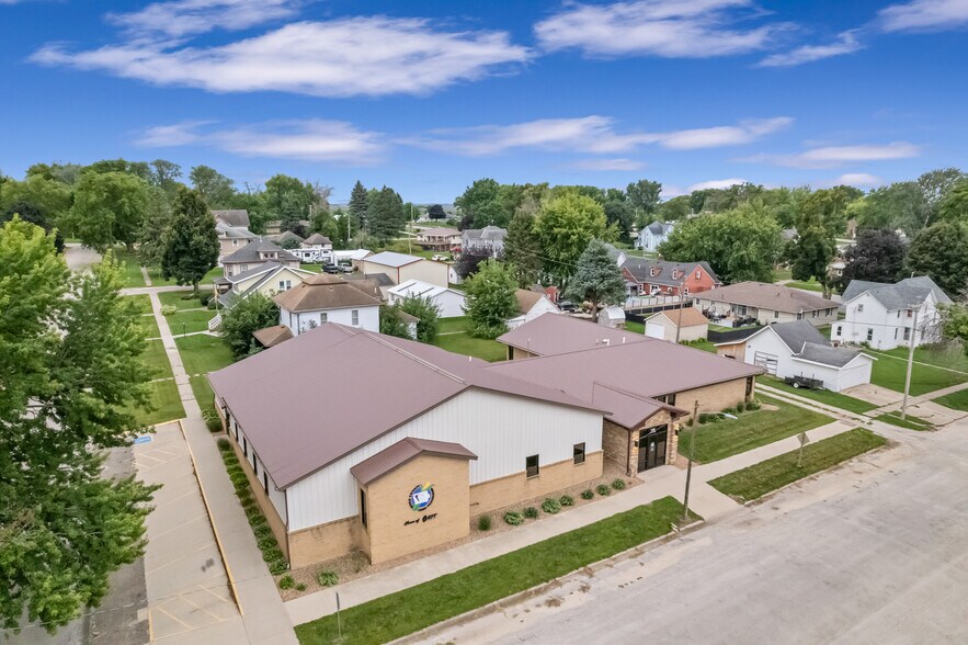 More Photos Of 100 E 3rd St, Galva Office For Sale