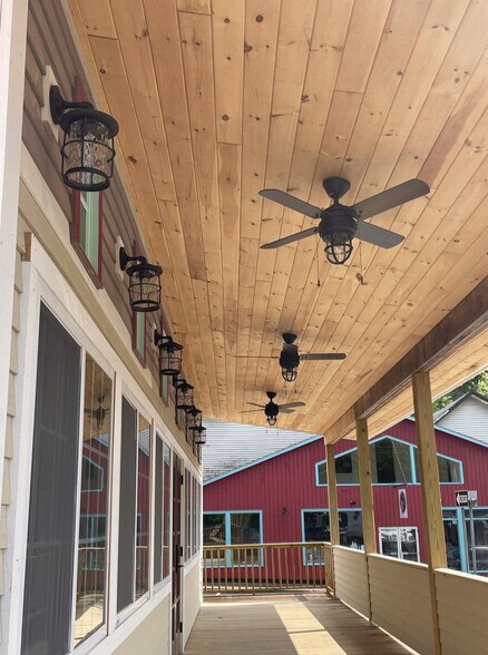 More Photos Of 6014 Main St, Tannersville Storefront Retail Office For Lease