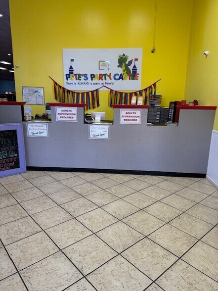 More Photos Of 2040 Schillinger Rd S, Mobile Freestanding For Lease