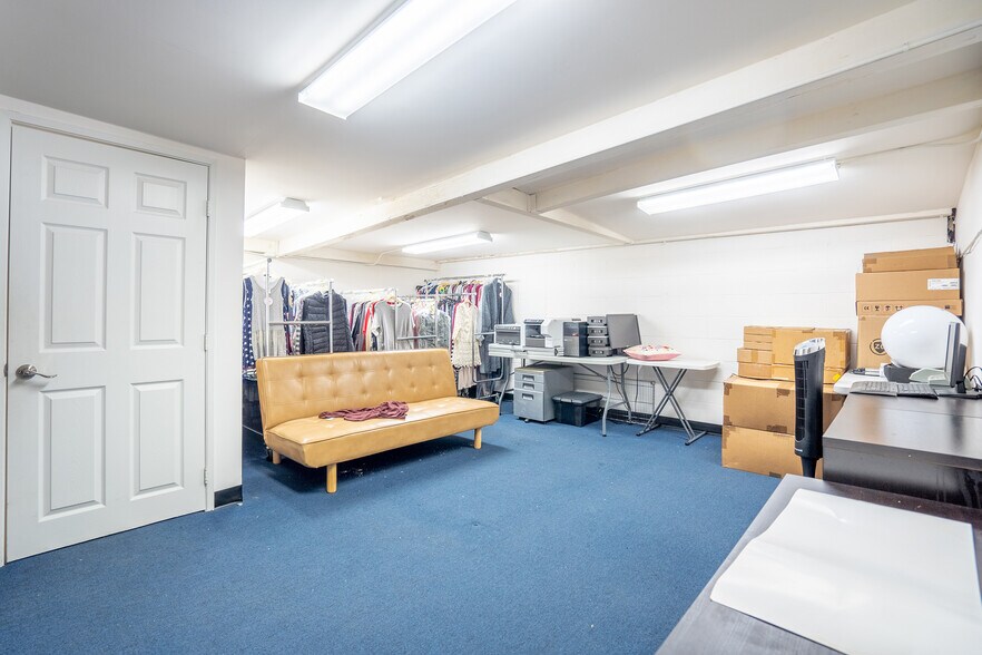 More Photos Of 2807 S Olive St, Los Angeles Warehouse For Sale