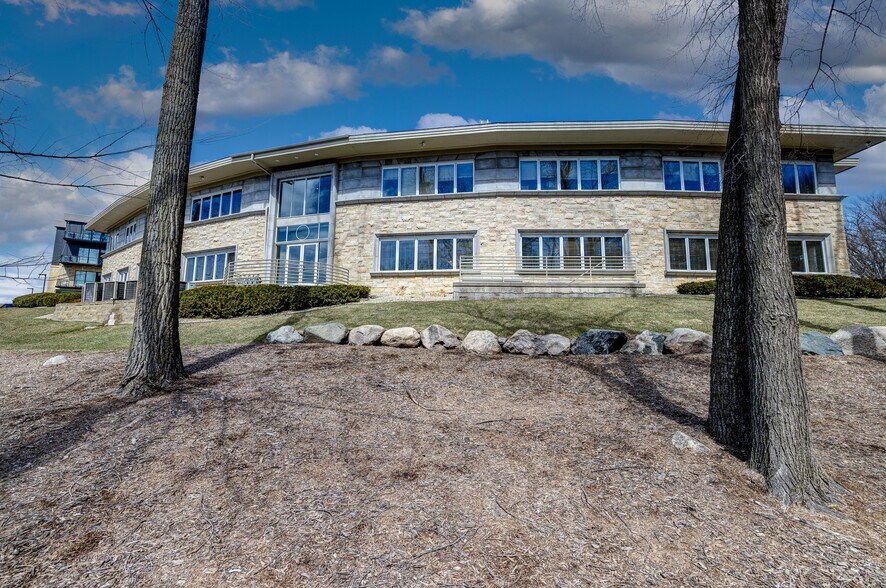More Photos Of 12455 Ridgedale Dr, Minnetonka Office For Lease