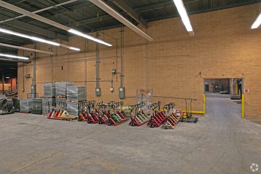 More Photos Of 572 S New St, Eden Distribution For Lease