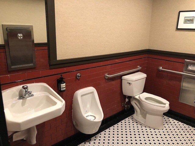 More Photos Of 3015 Ocean Front Walk, Venice Restaurant For Lease