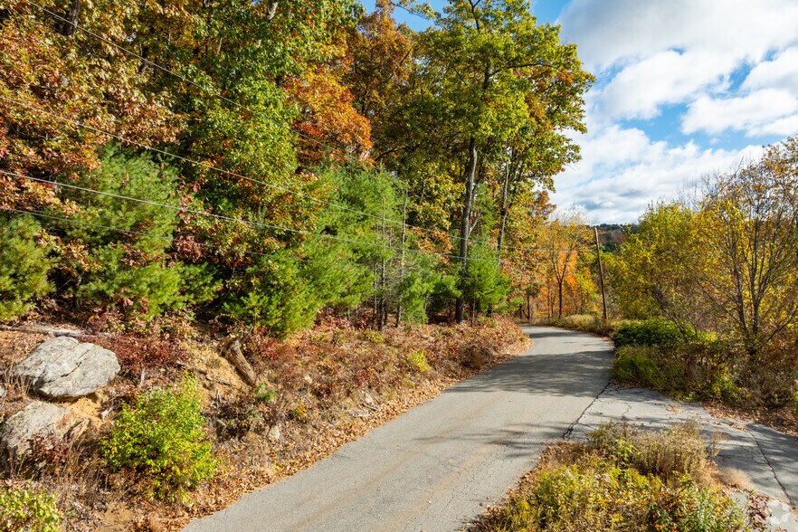 More Photos Of 277 Main St, Sturbridge Land For Lease