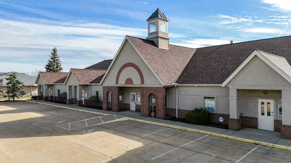 More Photos Of 4067-4083 N Jefferson St, Medina Medical For Lease