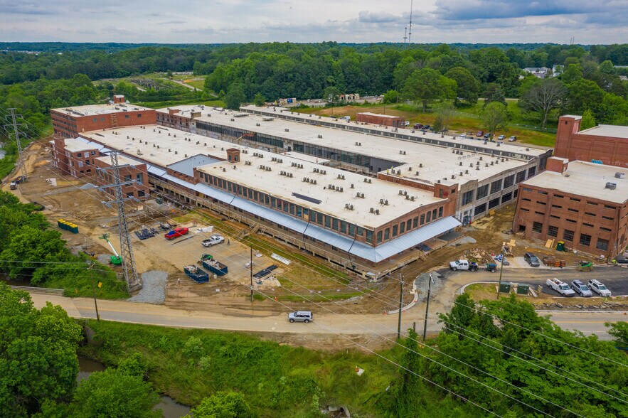 More Photos Of 1702 Fairview St, Greensboro Self Storage For Lease