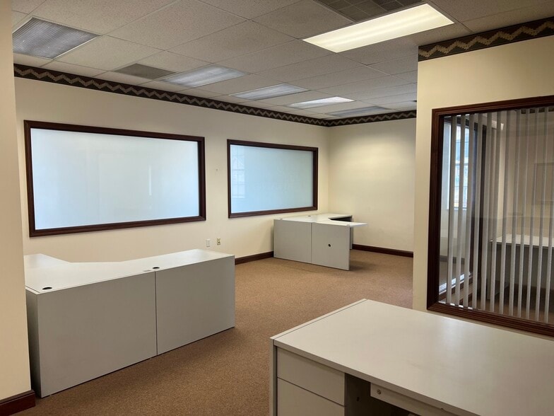 More Photos Of 632 W Main St, Mount Pleasant Bank For Lease