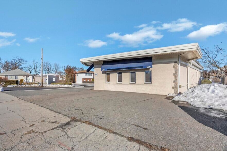 More Photos Of 600 Hicksville Rd, Bethpage Medical For Sale