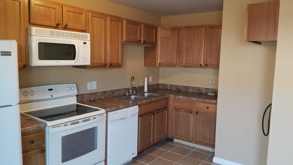 More Photos Of 156 Delmar Ln, Newport News Apartments For Sale