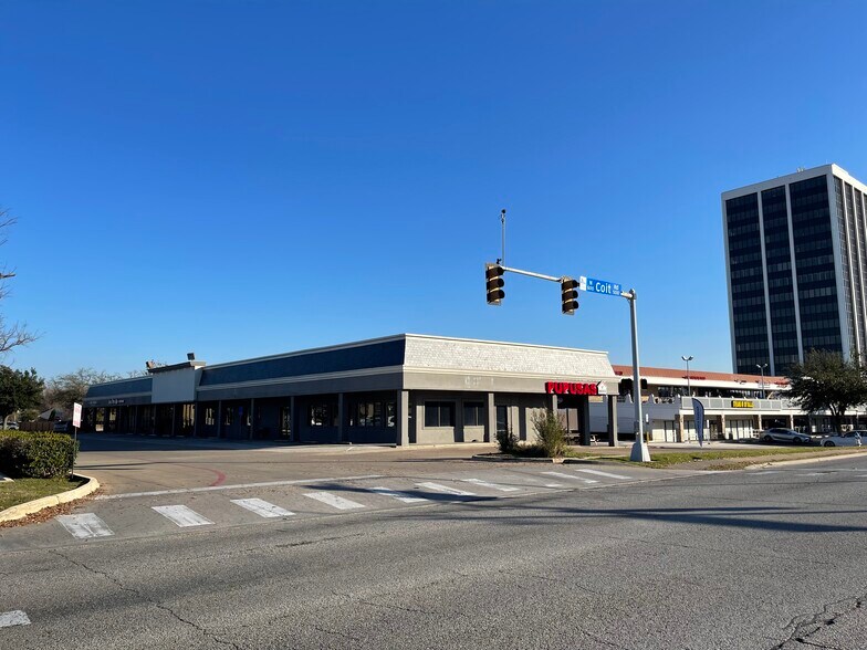 More Photos Of 400 N Coit Rd, Richardson General Retail For Lease