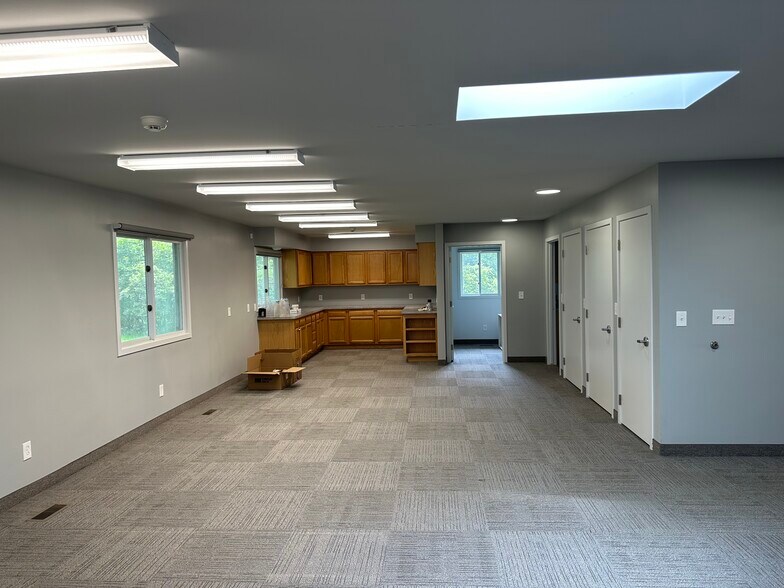 More Photos Of 600 West Street NE, Cedar Springs Office For Lease