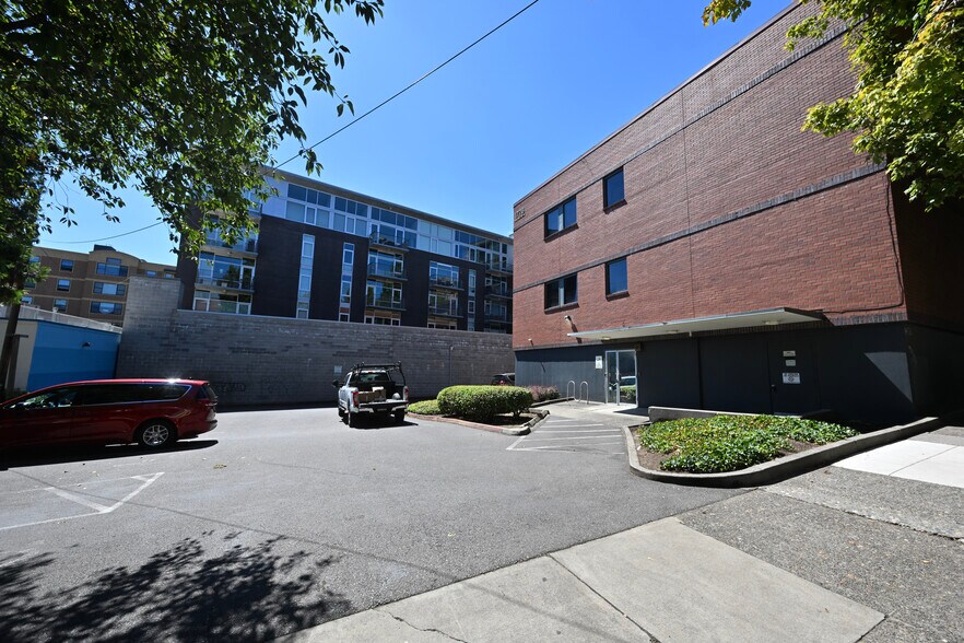 More Photos Of 1776 SW Madison Ave, Portland Office For Lease