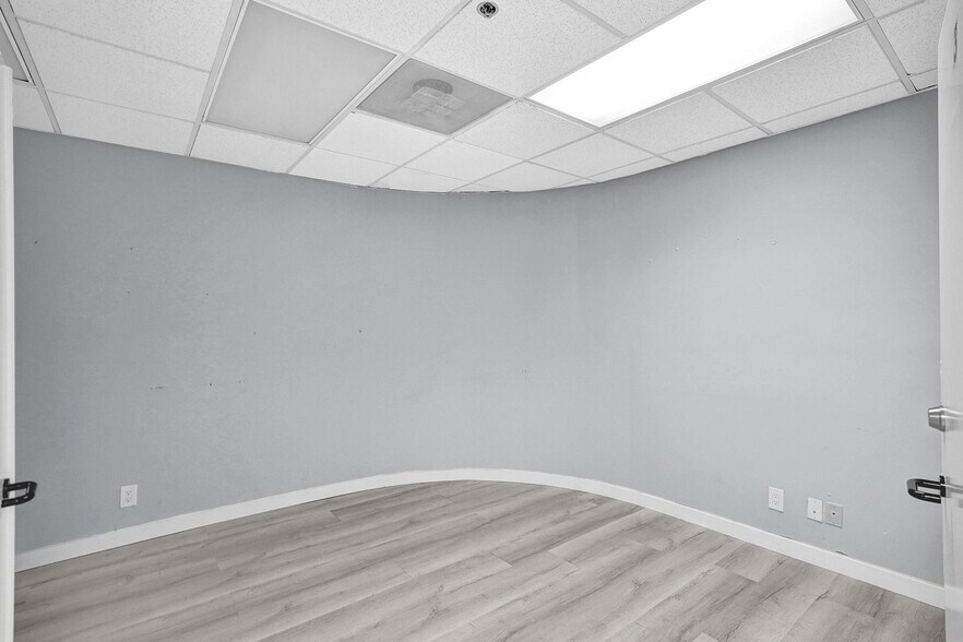 More Photos Of 2400 W Copans Rd, Pompano Beach Showroom For Lease