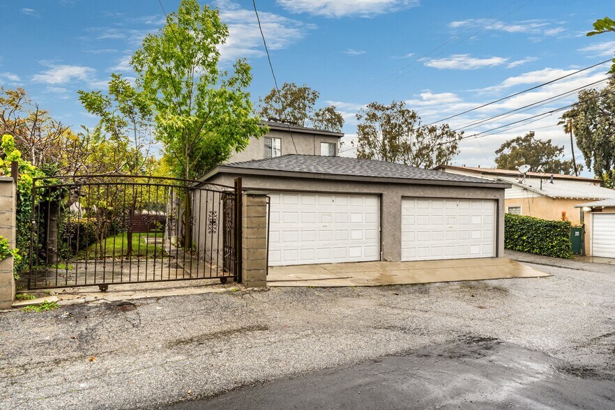More Photos Of 2117 Stewart St, Santa Monica Apartments For Sale