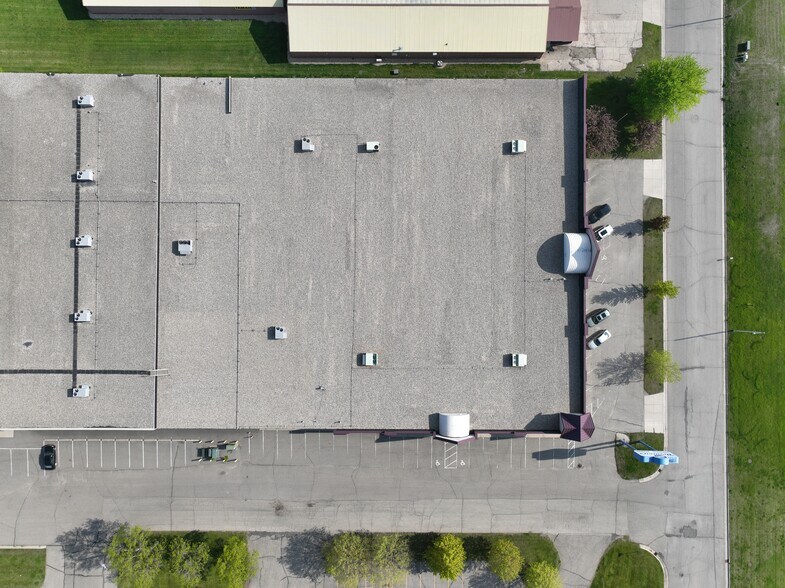 More Photos Of 3901 Abbott Dr, Willmar Freestanding For Sale