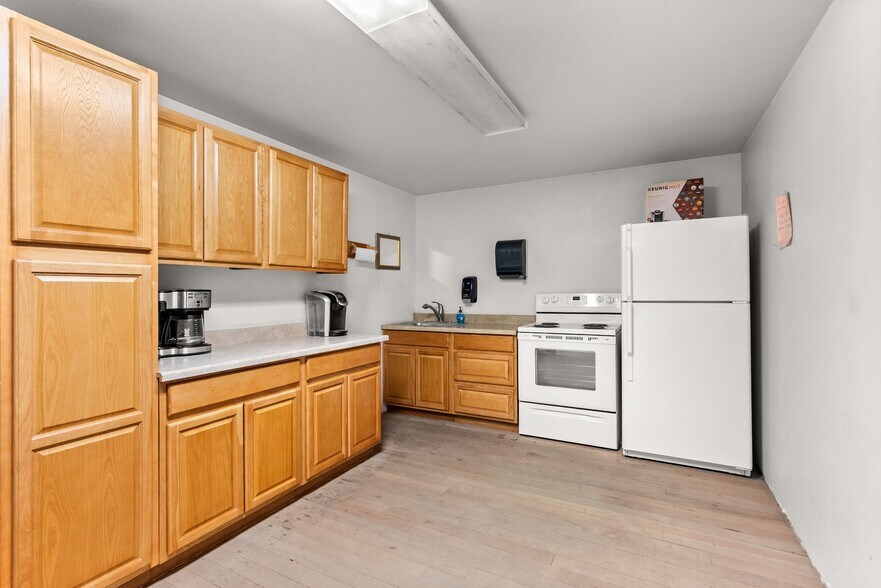 More Photos Of 281 Hamilton Rd N, Chehalis Warehouse For Sale