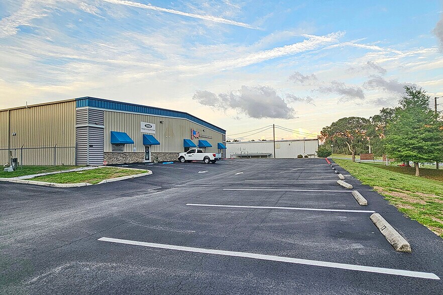 More Photos Of 715 S Easy St, Lecanto Manufacturing For Lease