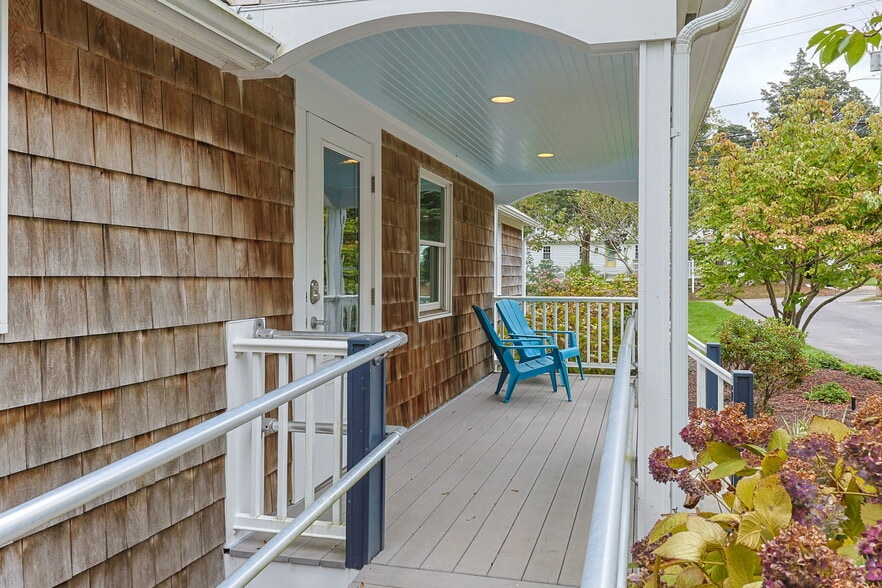 More Photos Of 29 West Rd, Orleans Office For Sale