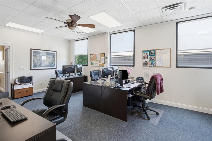 More Photos Of 1038 West Jericho Tpke, Smithtown Office For Sale