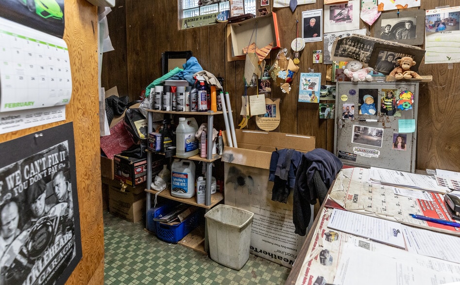 More Photos Of 252 Kenmore Ave, Buffalo Auto Repair For Sale