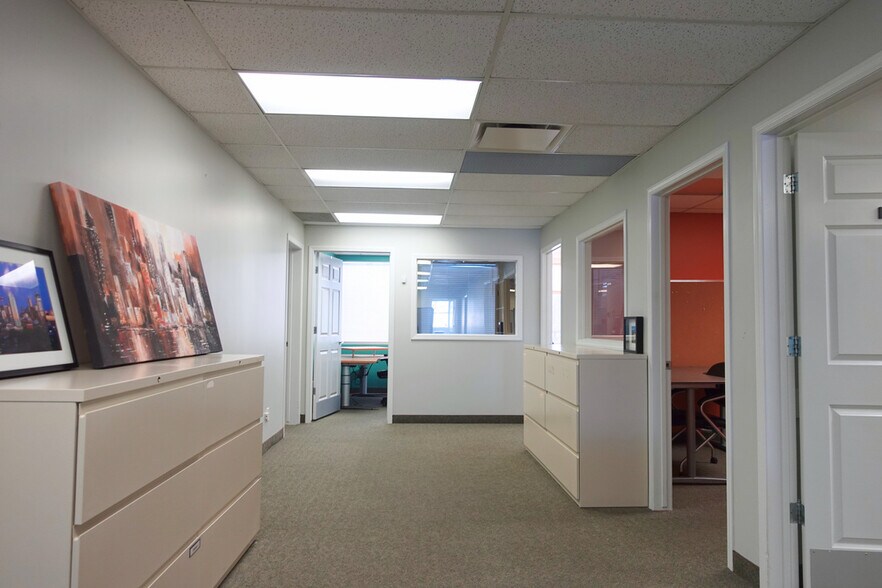 More Photos Of 1026 16th Ave NW, Calgary Storefront Retail Office For Lease