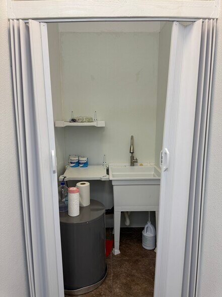 More Photos Of 1219 N Carpenter Rd, Modesto Storefront Retail Office For Lease