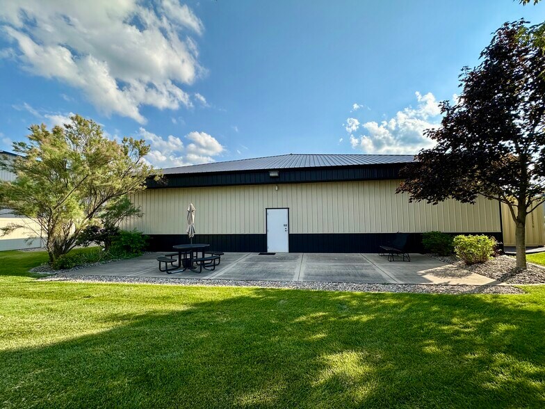 More Photos Of 4042 W 82nd Ct, Merrillville Office For Sale