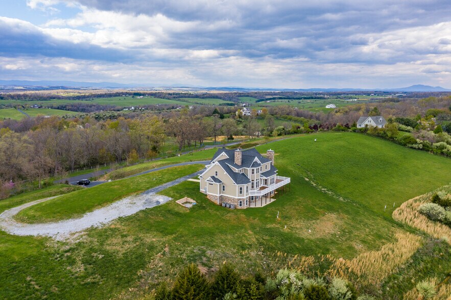 More Photos Of 243 Barrenridge rd, Staunton Specialty For Sale