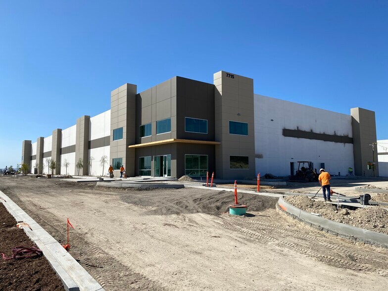 More Photos Of 7707 Paseo de la Fuente, San Diego Warehouse For Lease