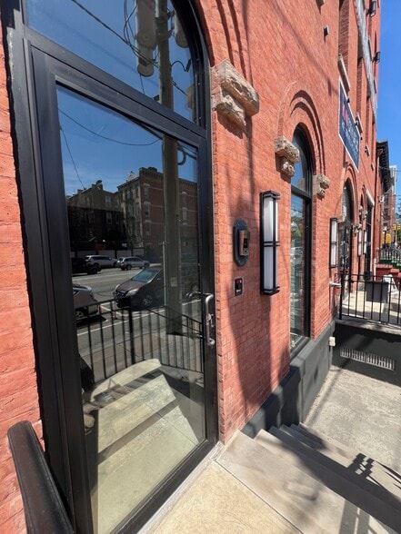 More Photos Of 190 Christopher Columbus Dr, Jersey City Office Residential For Lease