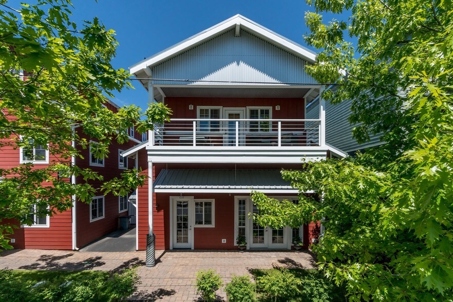 Primary Photo Of , Bend Office For Sale