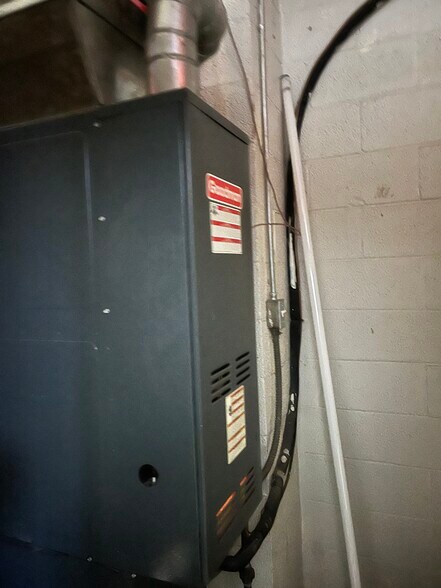 More Photos Of 20477 Van Dyke St, Detroit General Retail For Sale