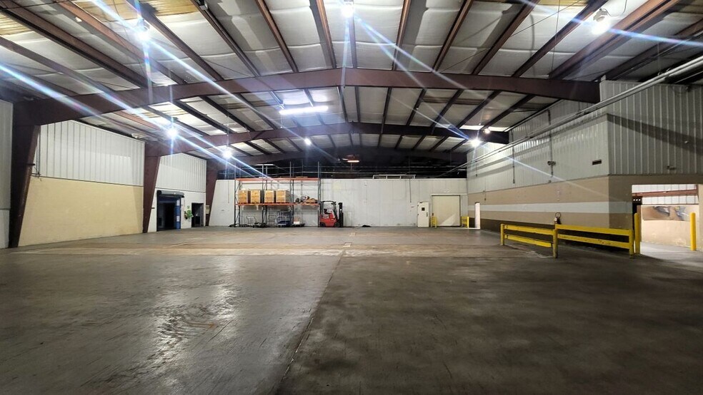 More Photos Of 133 Clovervale Dr, Easley Warehouse For Lease