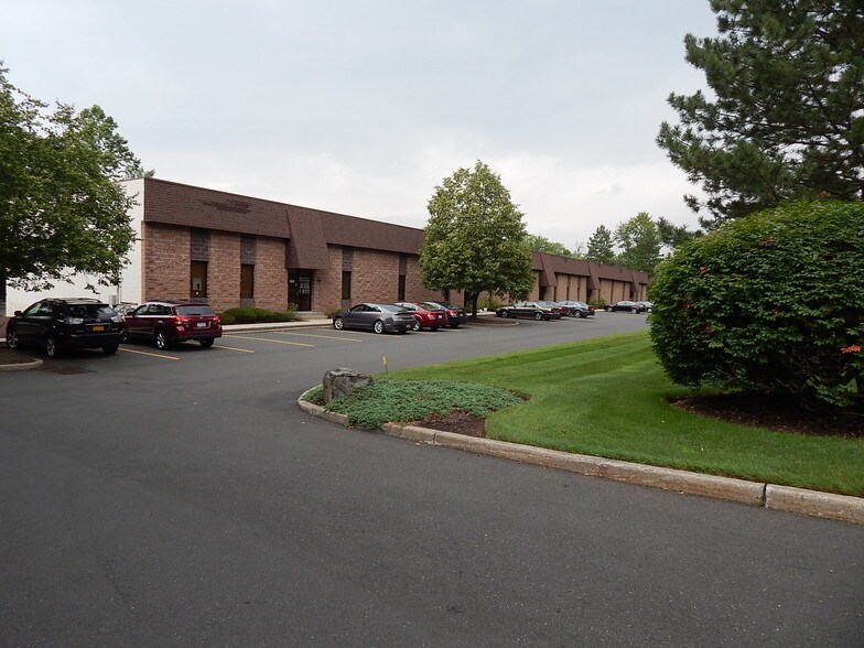 More Photos Of 153-163 Rt-303, Valley Cottage Service For Sale